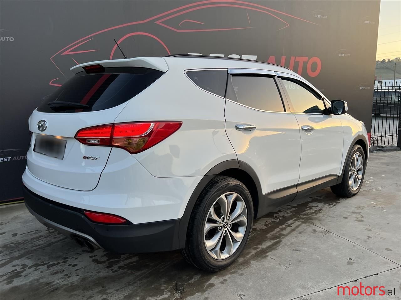 2013' Hyundai Santa Fe photo #3