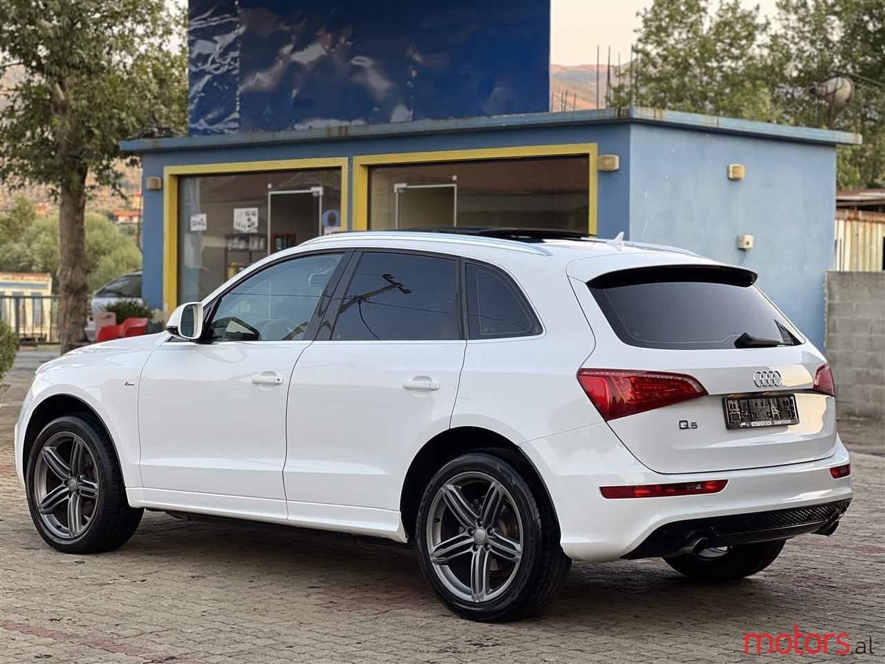 2011' Audi Q5 photo #4