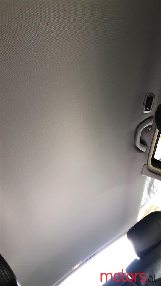 2002' Volkswagen Passat photo #5