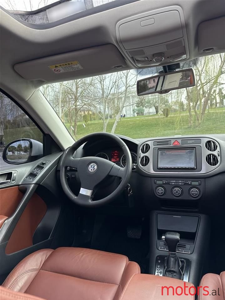 2009' Volkswagen Tiguan photo #6