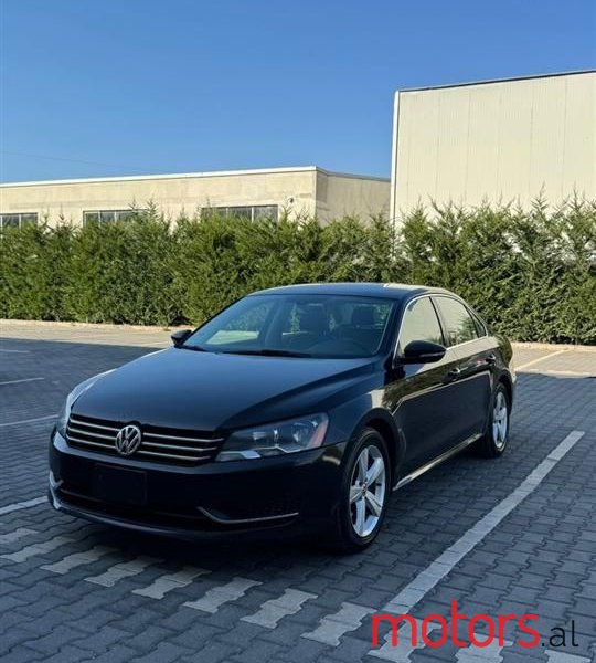 2012' Volkswagen Passat photo #5