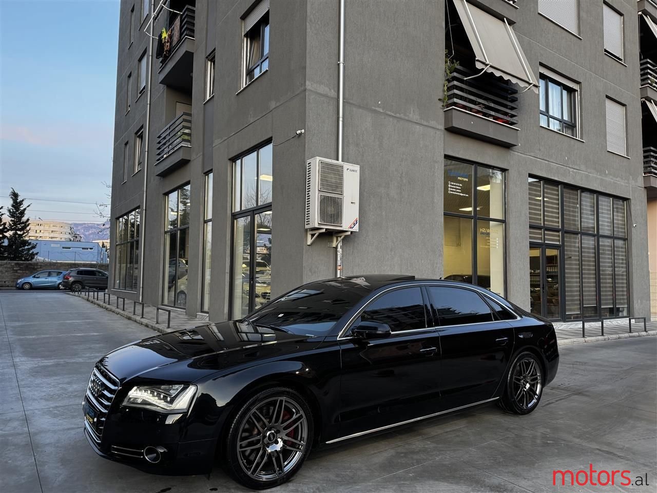 2014' Audi A8 photo #4