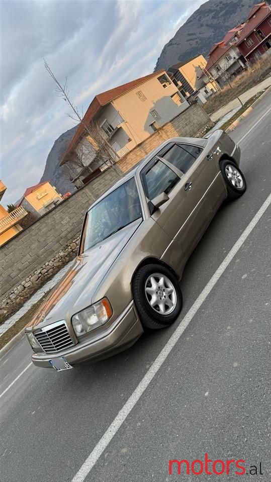 1990' Mercedes-Benz 200 photo #2