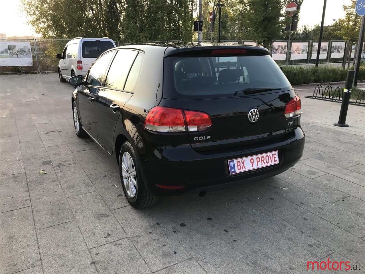 2011' Volkswagen Golf photo #3