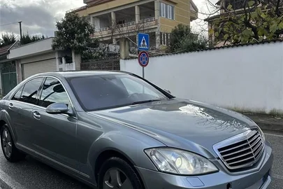 2008' Mercedes-Benz S 320