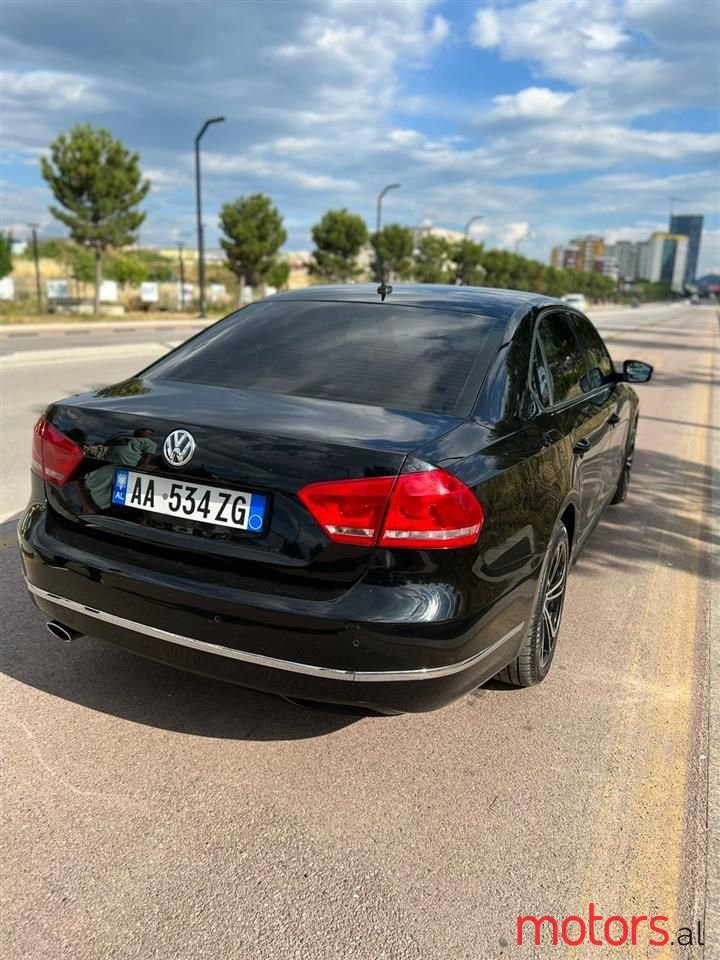 2014' Volkswagen Passat photo #5