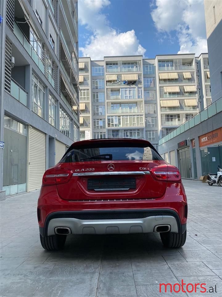 2015' Mercedes-Benz GLA 200 photo #5