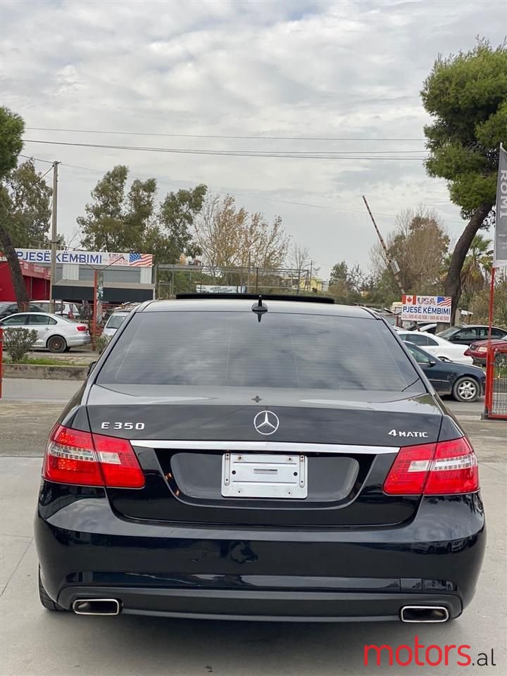 2011' Mercedes-Benz E 350 photo #3
