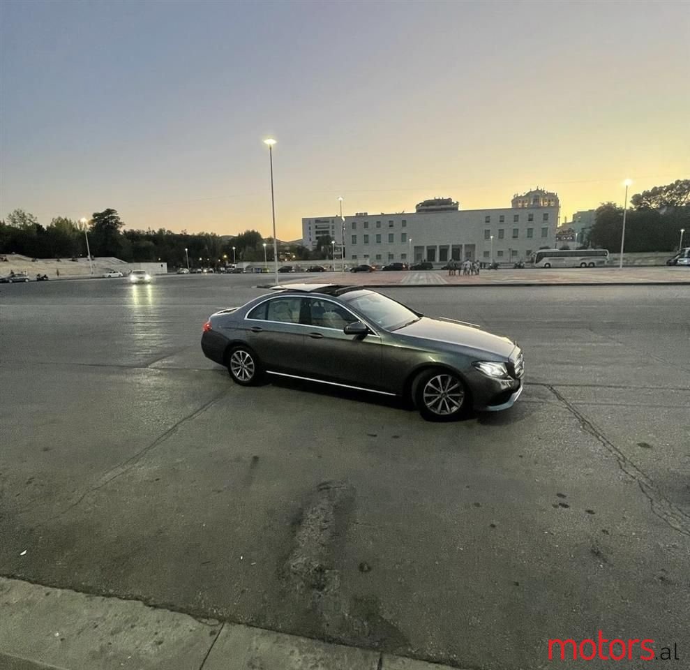 2017' Mercedes-Benz E 200 photo #6