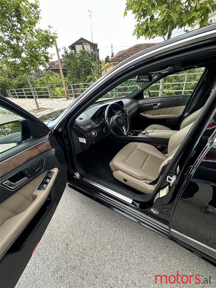 2012' Mercedes-Benz E 350 photo #2