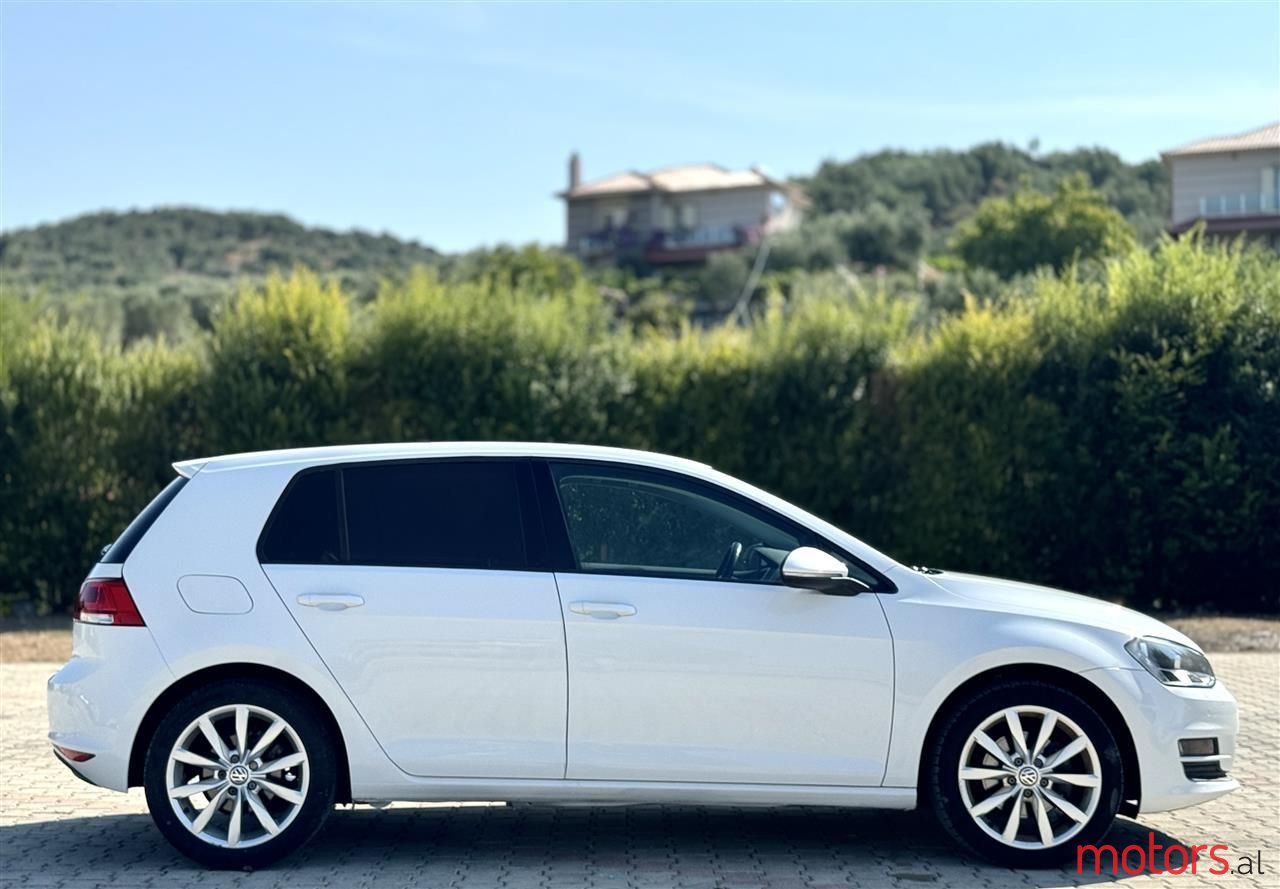 2014' Volkswagen Golf photo #5