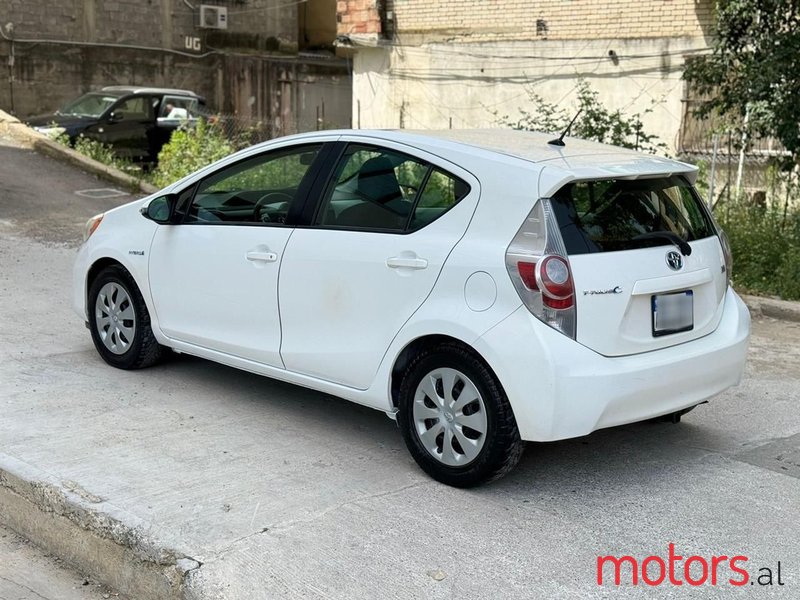 2013' Toyota Yaris photo #6