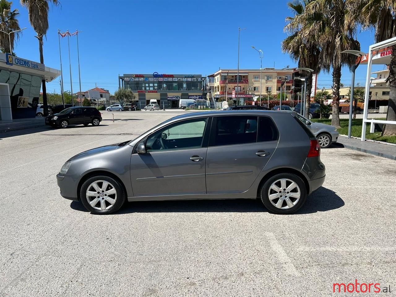 2005' Volkswagen Golf photo #4