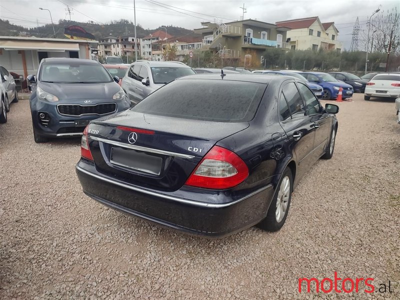2009' Mercedes-Benz E 200 photo #4