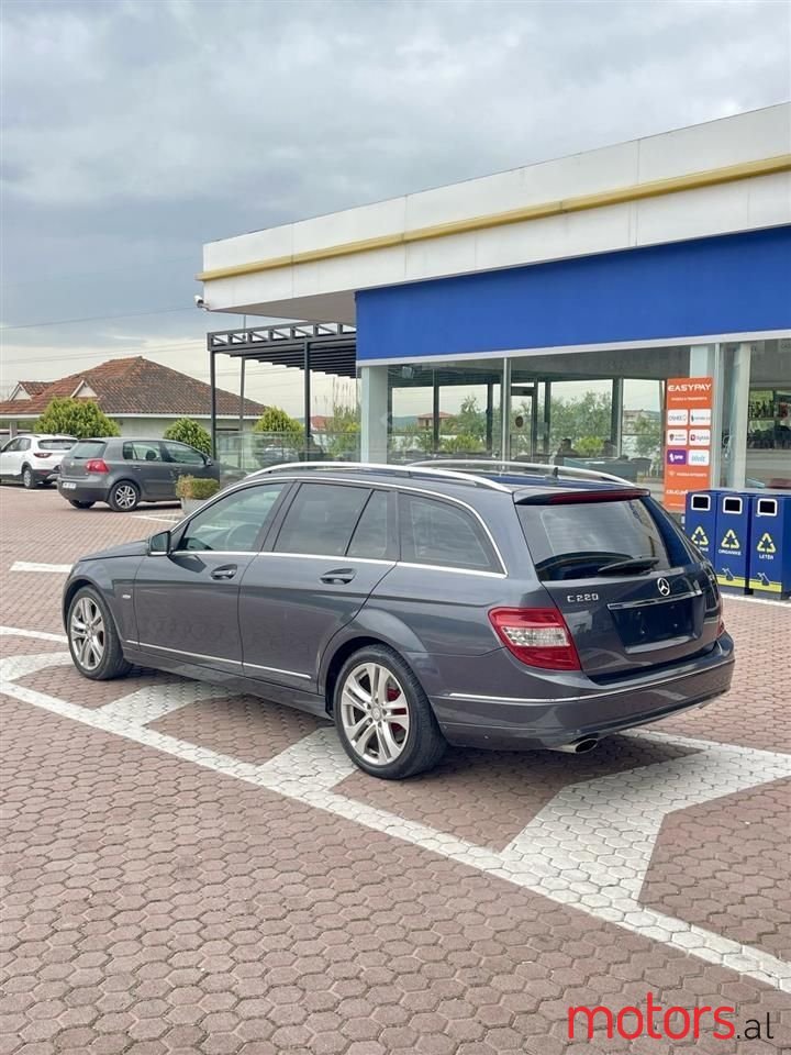 2009' Mercedes-Benz C 220 photo #3