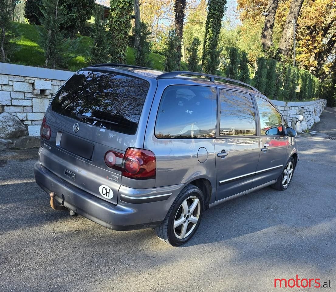 2009' Volkswagen Sharan photo #2