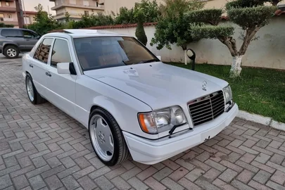1993' Mercedes-Benz E 500