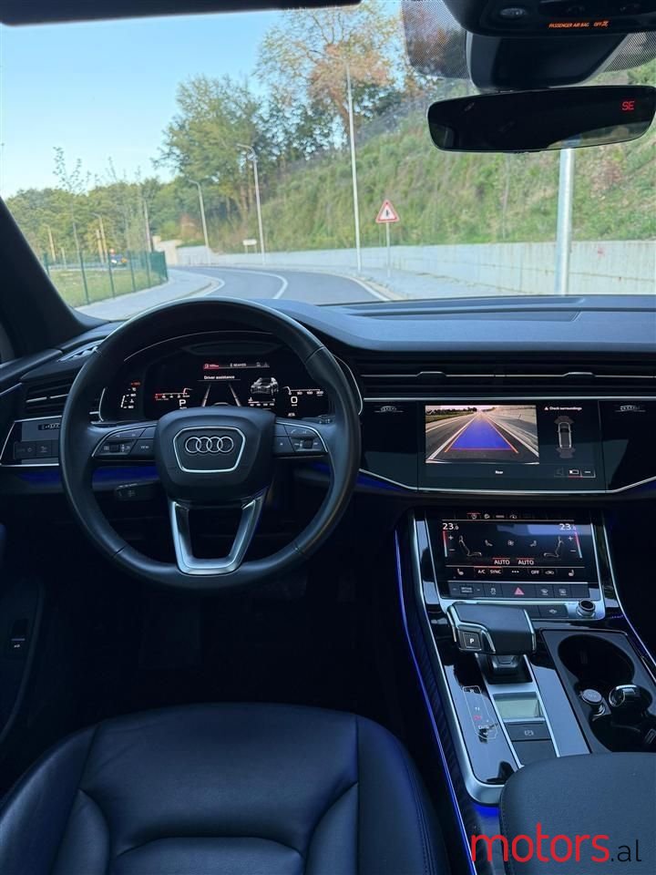 2021' Audi Q7 photo #2