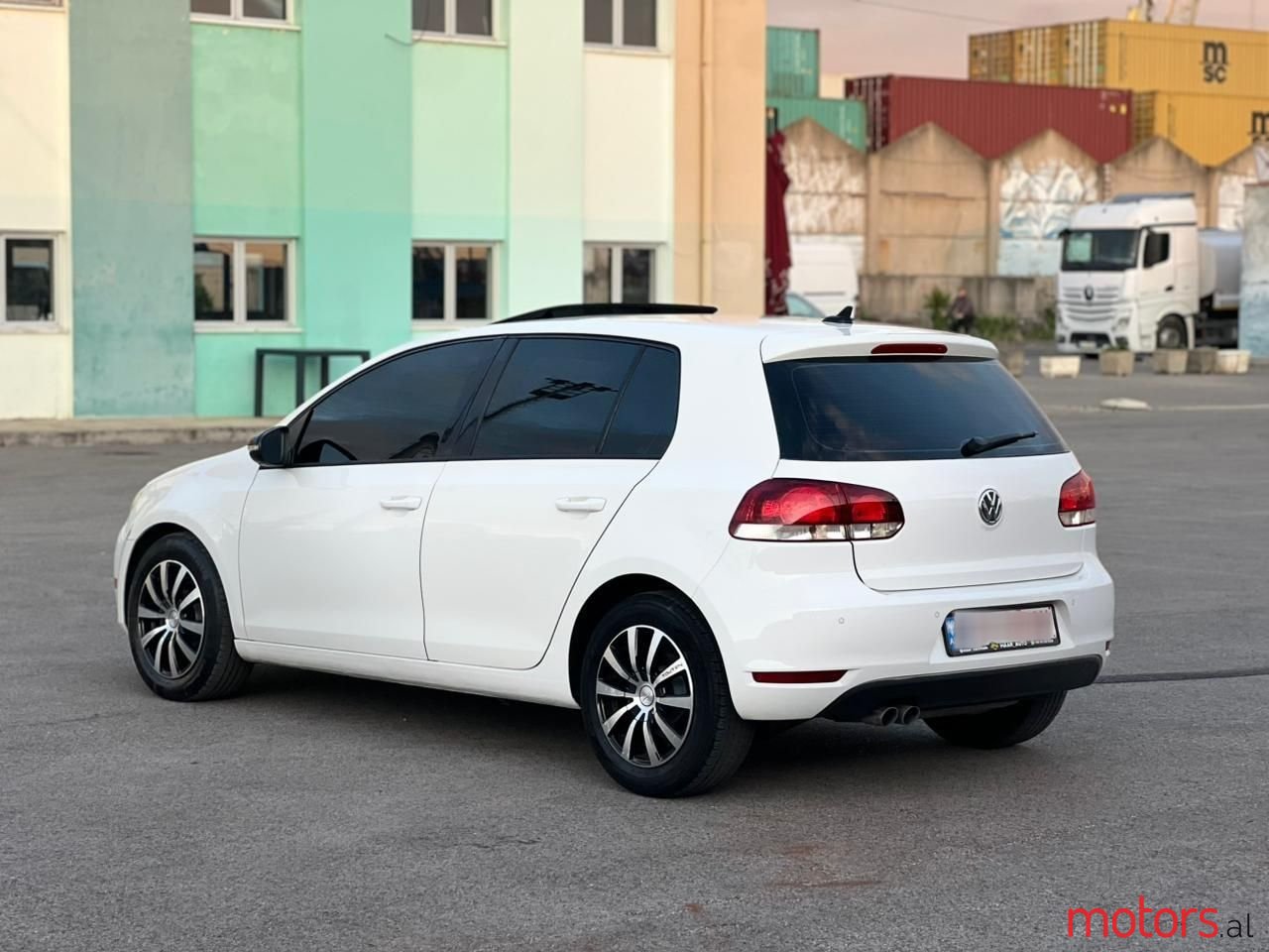 2012' Volkswagen Golf photo #4