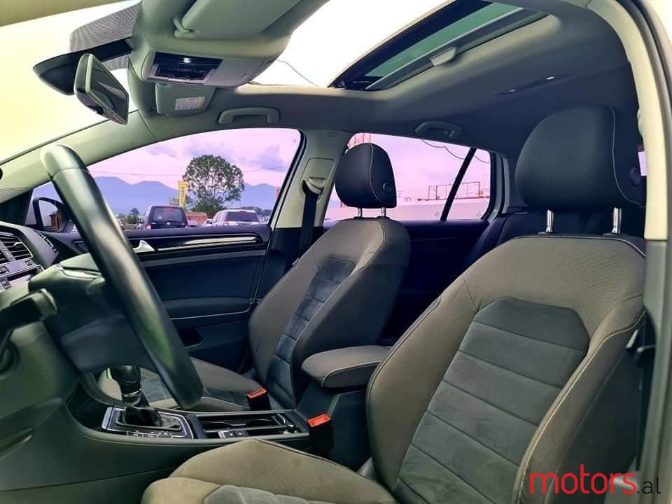 2013' Volkswagen Golf photo #5