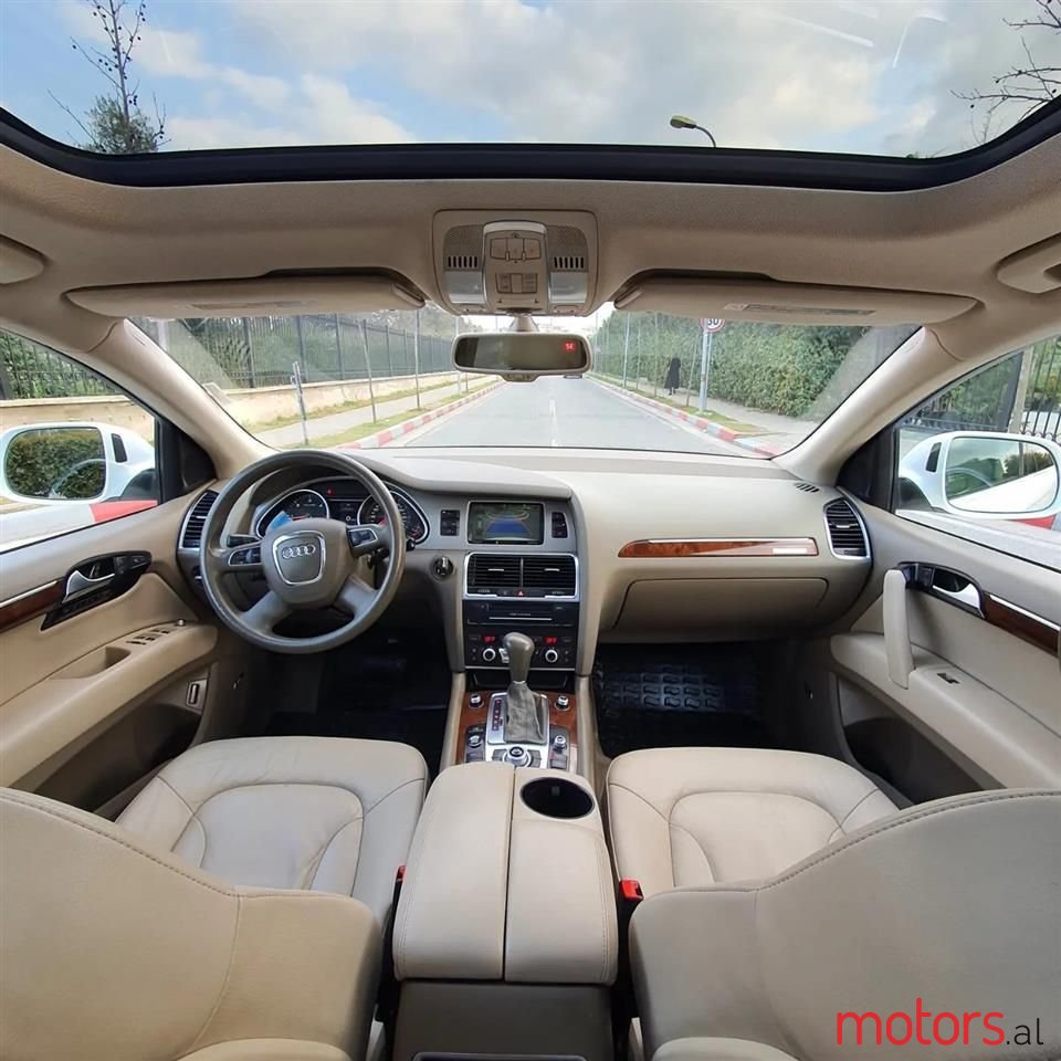 2010' Audi Q7 photo #5