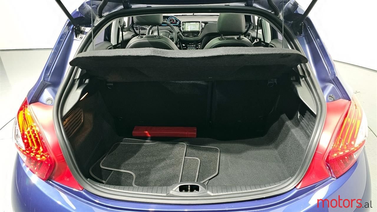 2013' Peugeot 208 photo #4