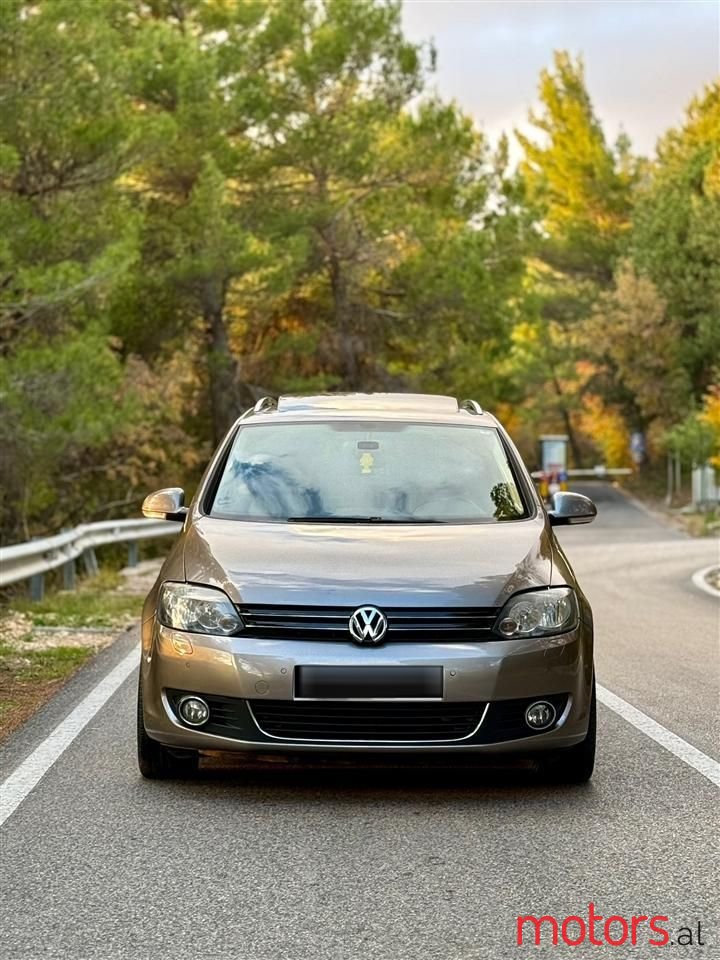 2009' Volkswagen Golf Plus photo #4
