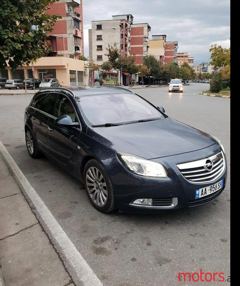 2010' Opel Insignia photo #1