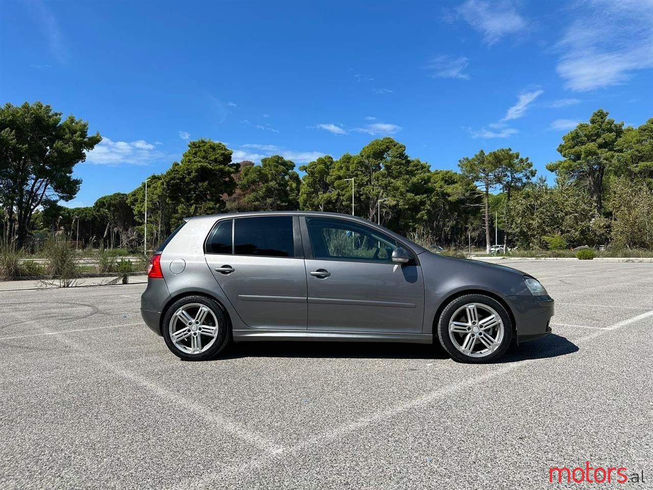 2006' Volkswagen Golf photo #2