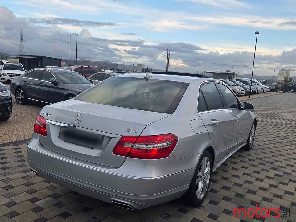 2013' Mercedes-Benz 220 photo #3