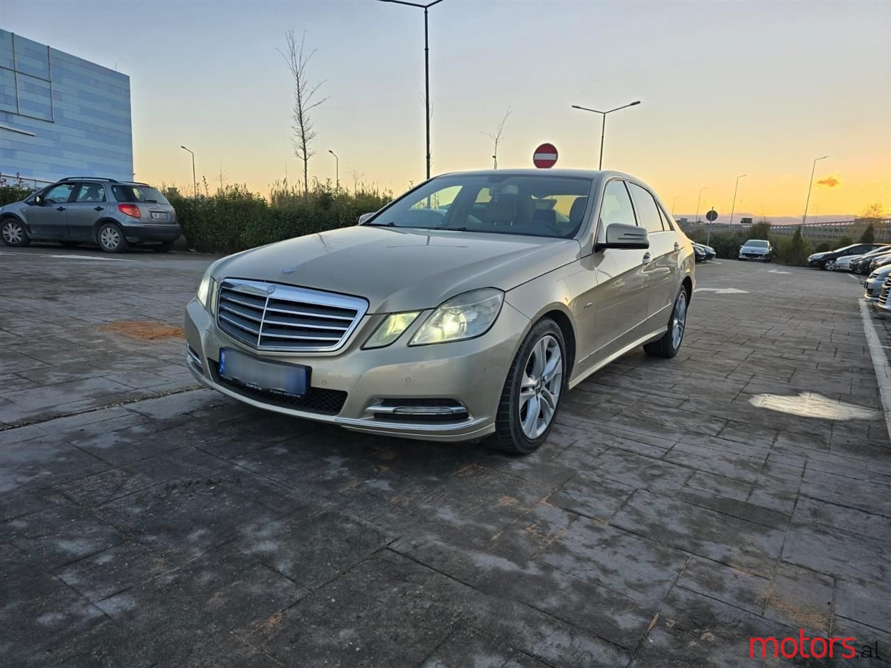 2010' Mercedes-Benz E 220 photo #4