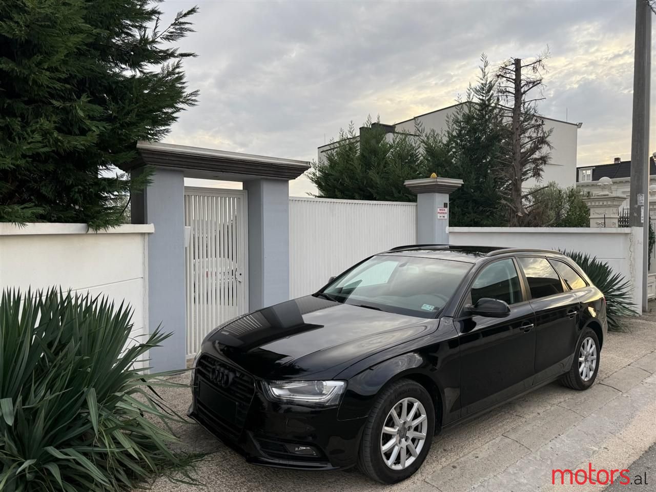 2012' Audi A4 photo #2