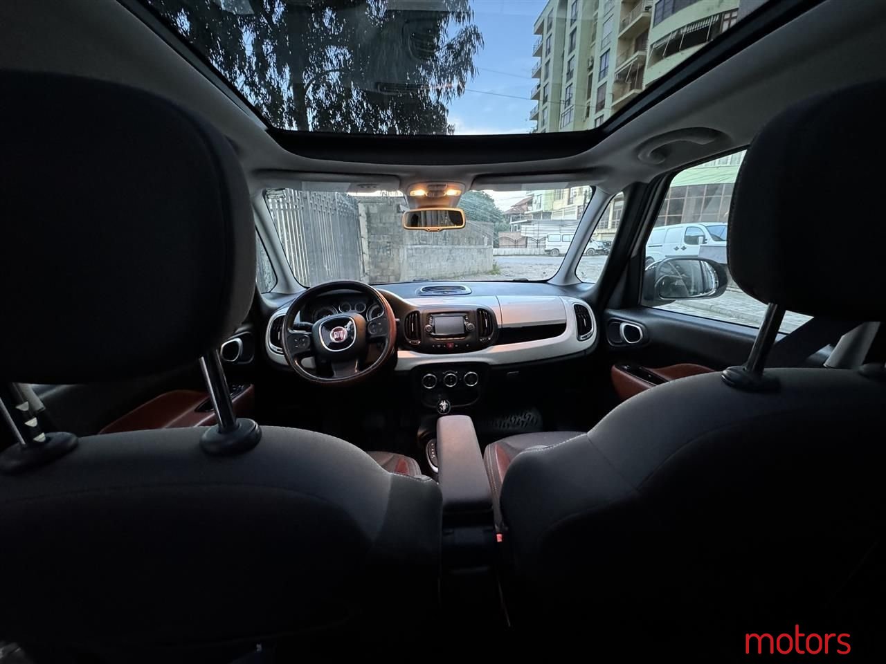 2014' Fiat 500L Trekking photo #3