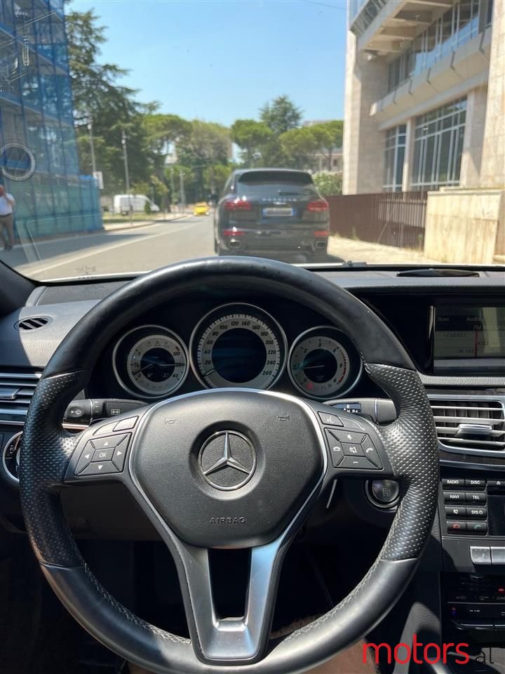 2014' Mercedes-Benz E 220 photo #2