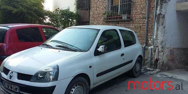 2002' Renault Clio photo #2