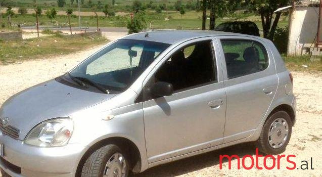 2003' Toyota Yaris photo #2