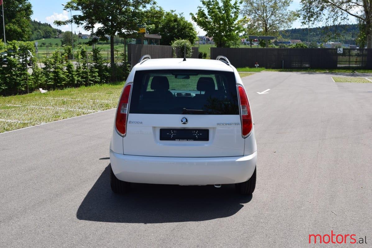 2012' Skoda Roomster photo #7