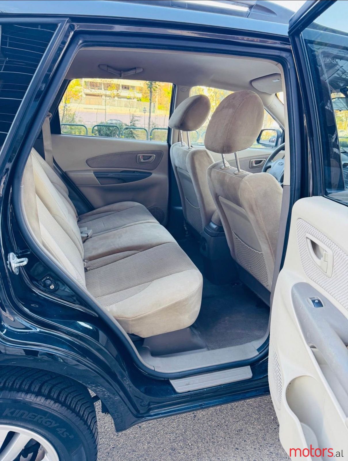 2009' Hyundai Tucson photo #3