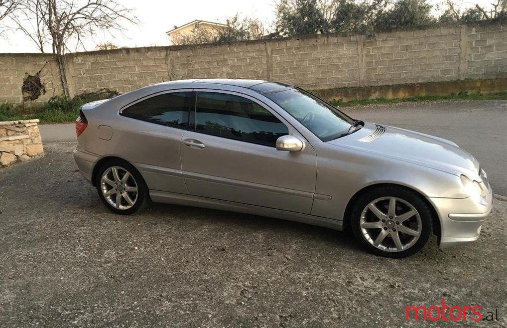 2002' Mercedes-Benz 220 photo #1