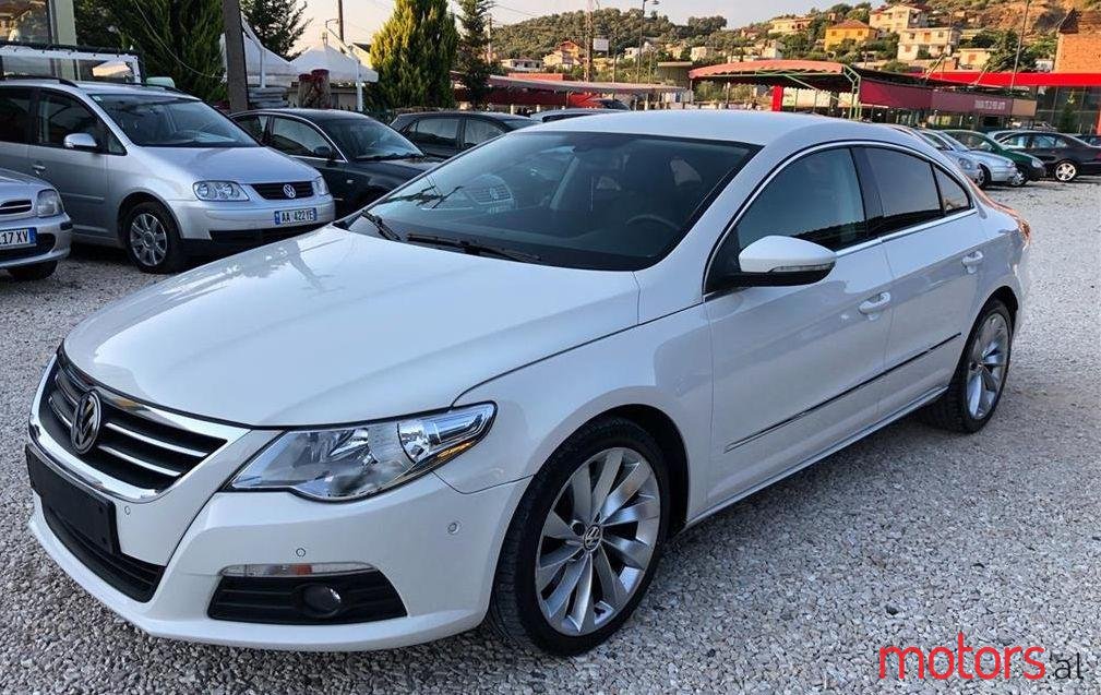 2009' Volkswagen Passat CC photo #1