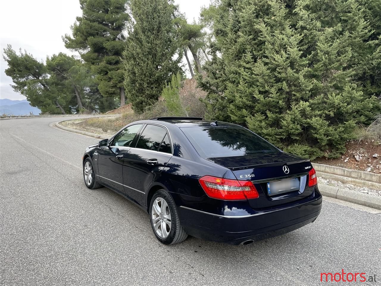 2011' Mercedes-Benz 350 photo #2