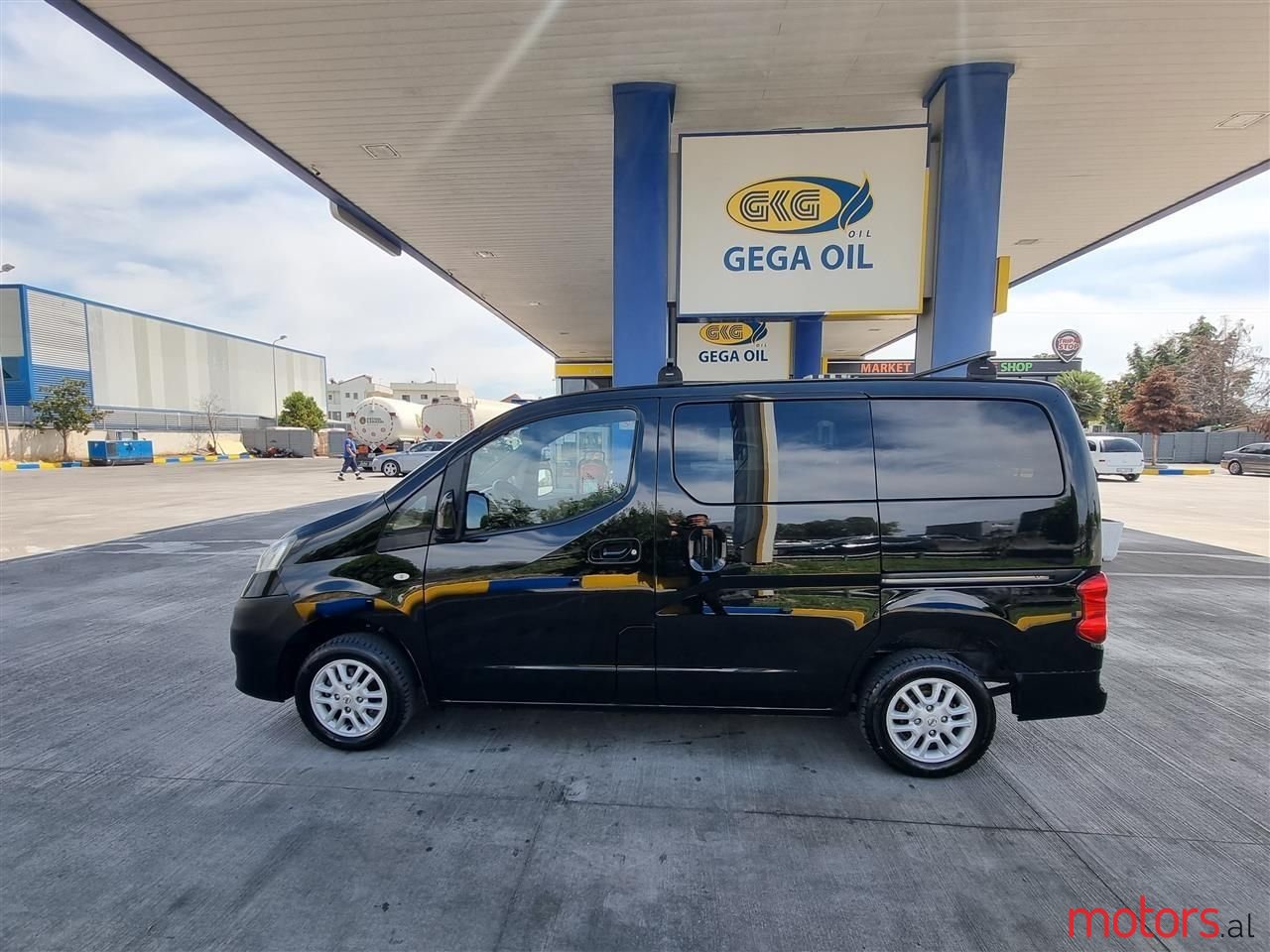 2012' Nissan E-Nv200 photo #2