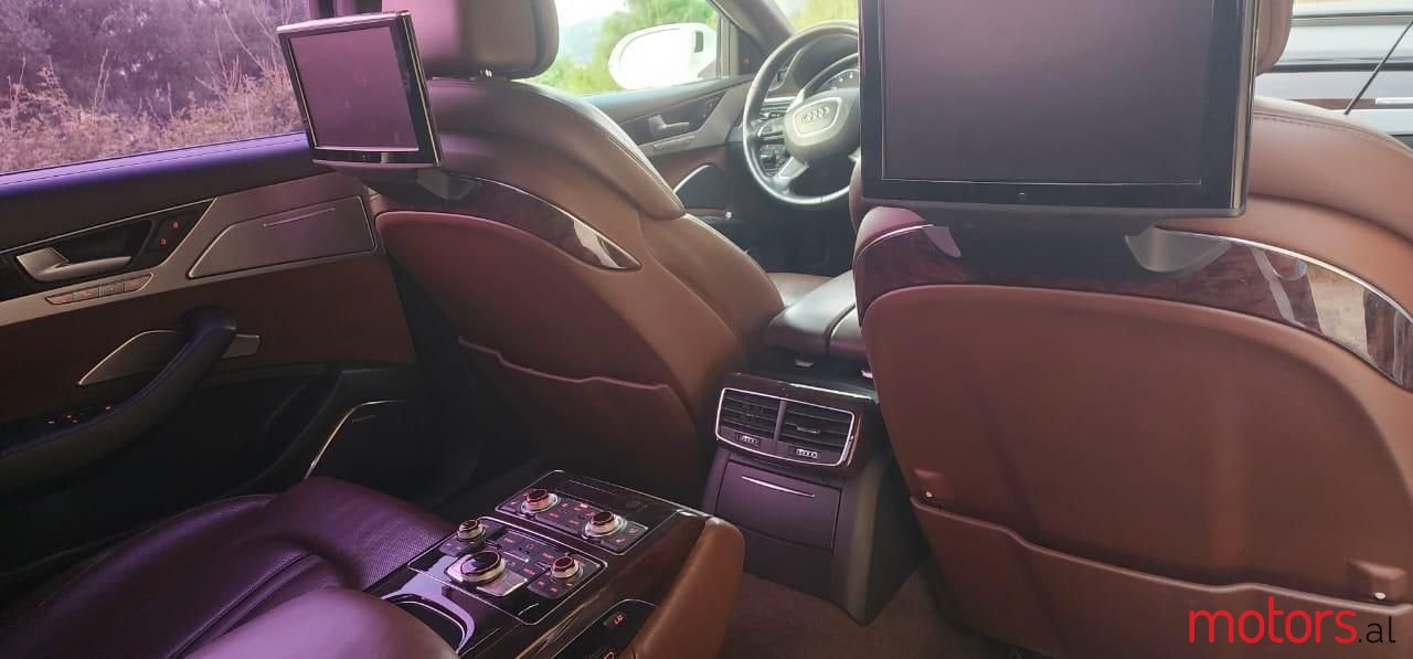 2012' Audi A8 photo #5