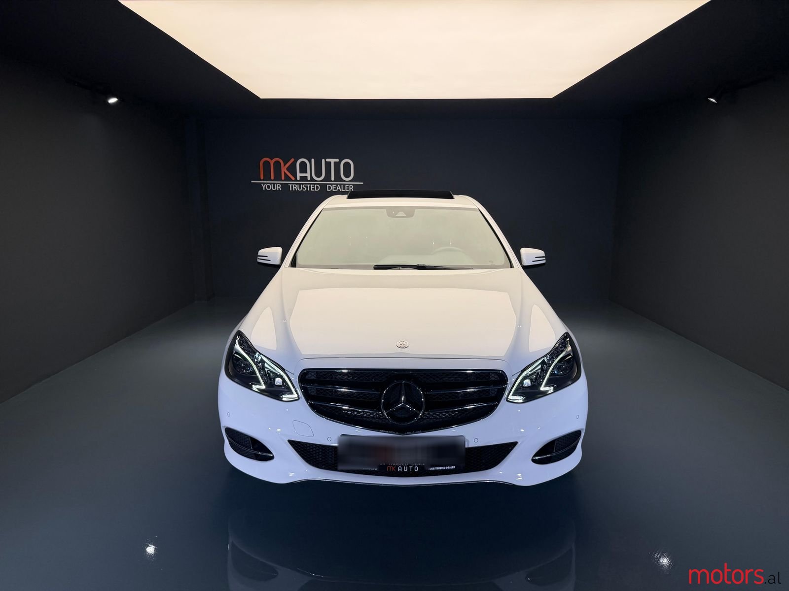 2015' Mercedes-Benz E 220 photo #5