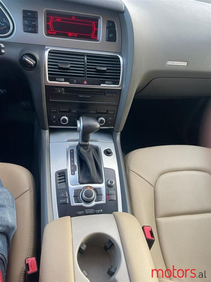2007' Audi Q7 photo #5