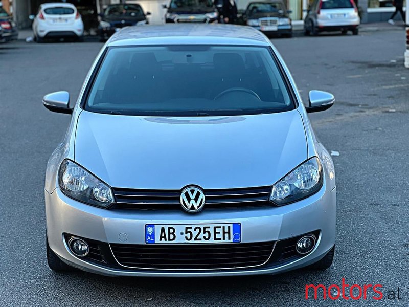 2010' Volkswagen Golf photo #2