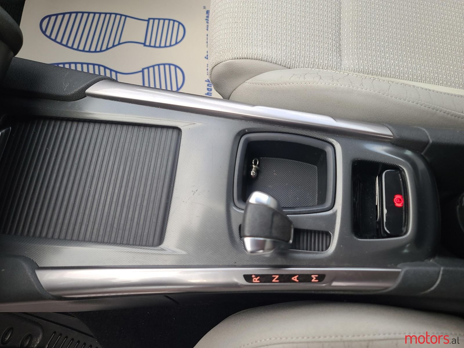 2011' Citroen C4 photo #5