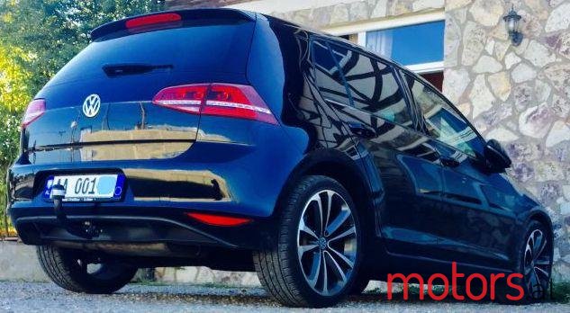 2013' Volkswagen Golf photo #3