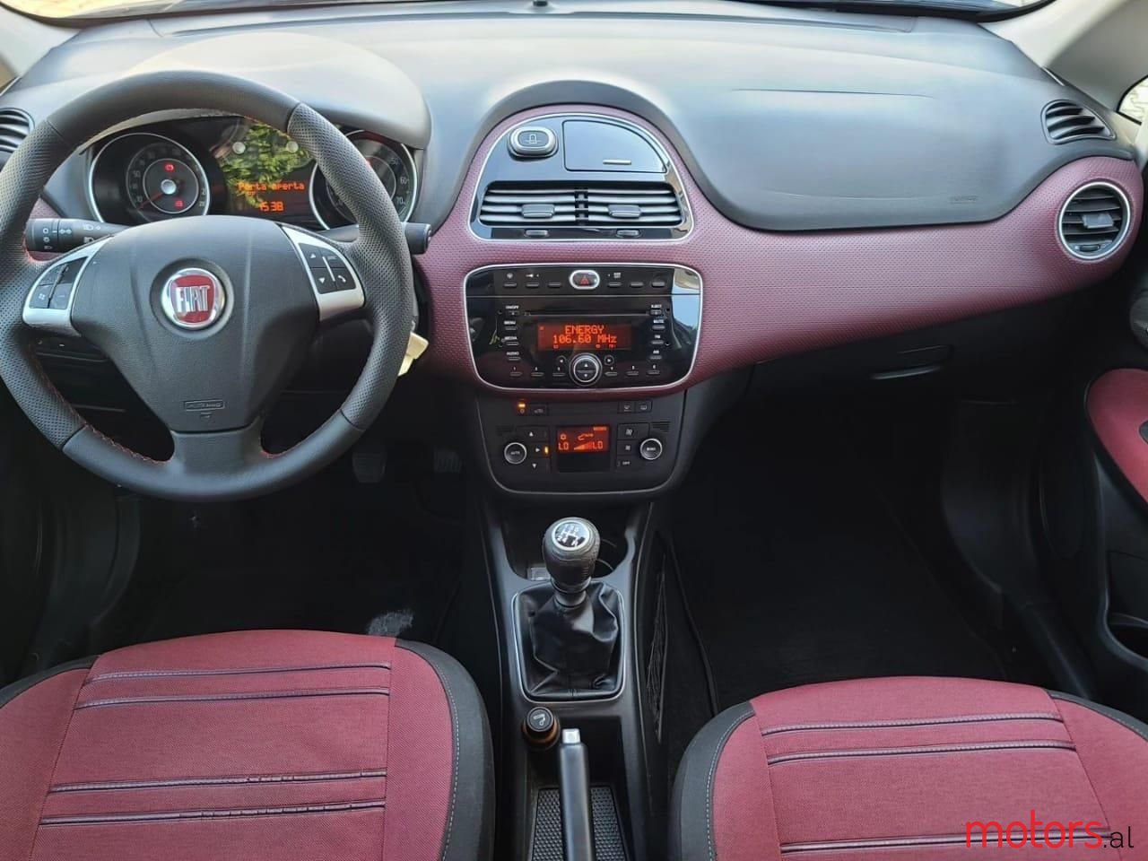 2011' Fiat Punto Evo photo #6