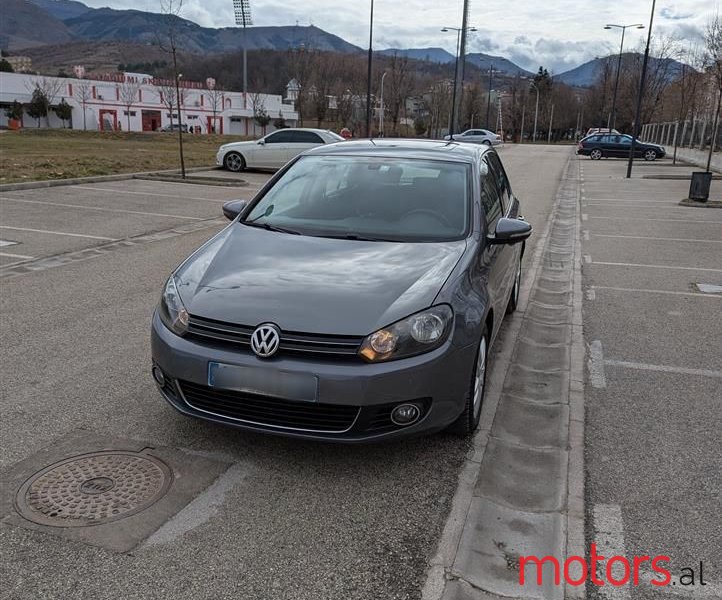 2010' Volkswagen Golf photo #2